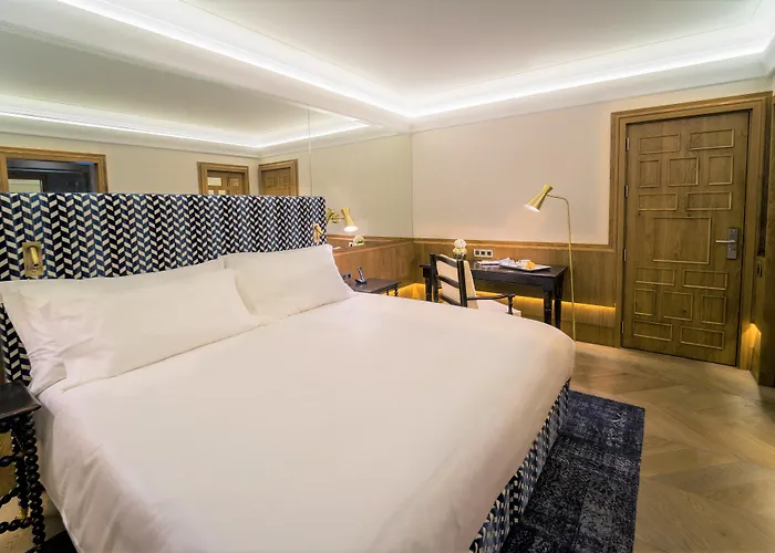 Hotel Palacio Solecio, A Small Luxury Of The World Málaga