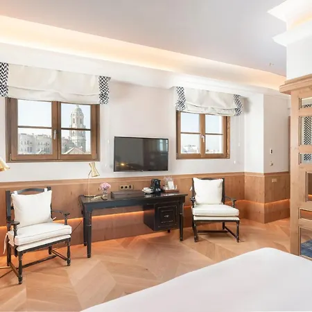 Palacio Solecio, A Small Luxury Of The World